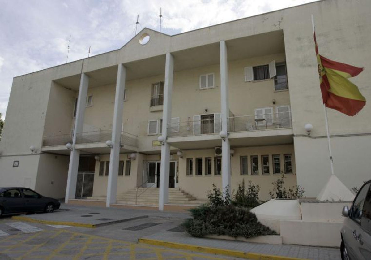 El cuartel de la Guardia Civil de Cullera.