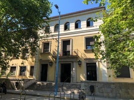 Edificio del IES Josep de Ribera de Xàtiva, donde se impartirán los cursos.