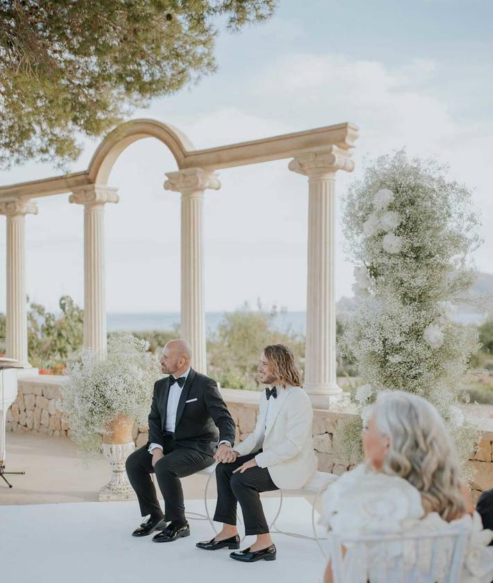 Imagen secundaria 2 - Así ha sido la exclusiva boda del peluquero de la fallera mayor de Valencia en Altea