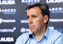 Felipe Miñambres, durante la presentación de Julián Calero como nuevo entrenador del Levante.