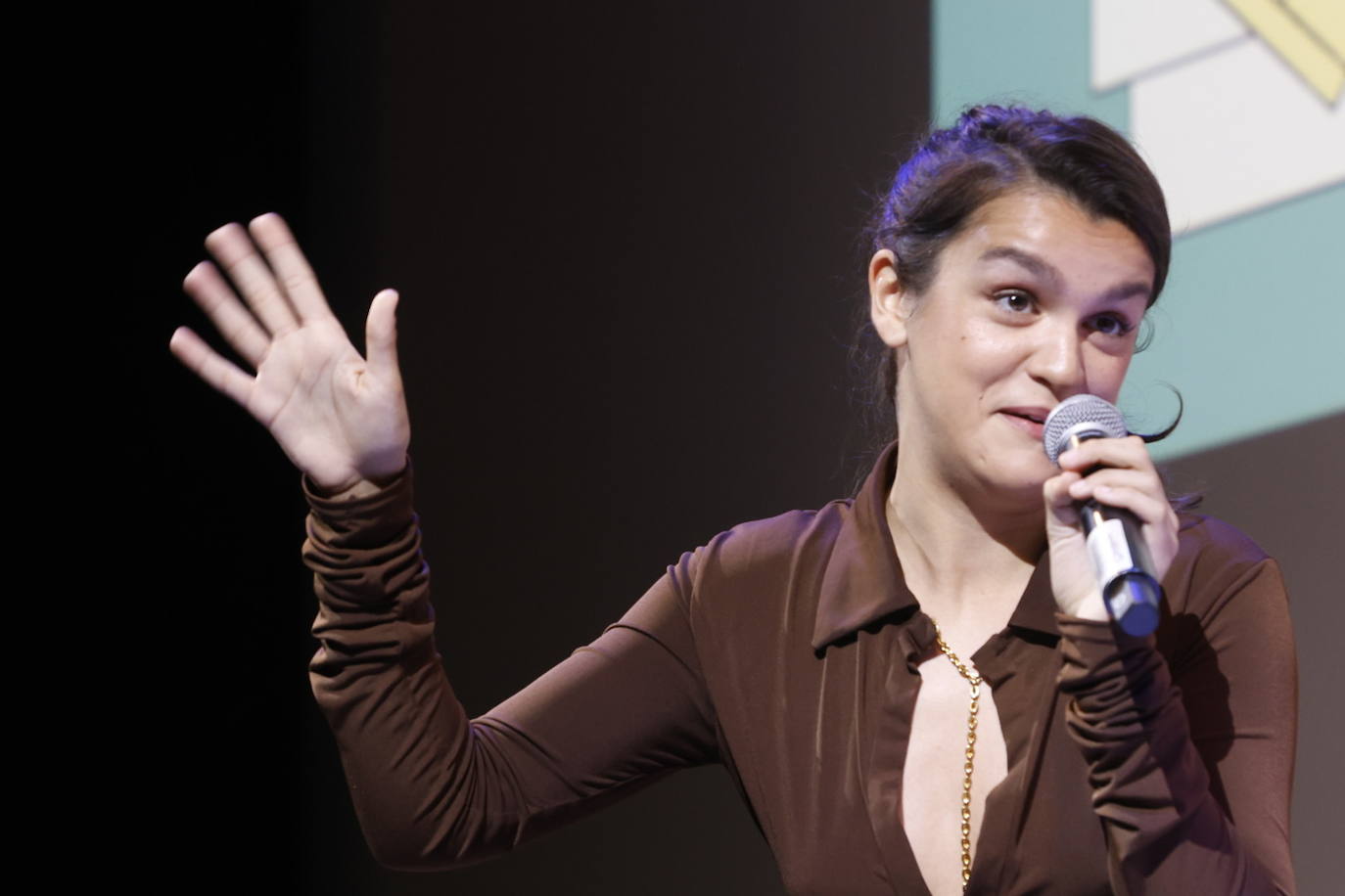 Amaia recibe el premio &#039;Un Futuro de Cine&#039; en Cinema Jove