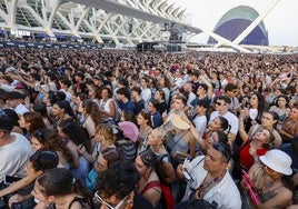 Una multitudinaria segunda jornada ha llenado de música urbana el Bigsound de Valencia.