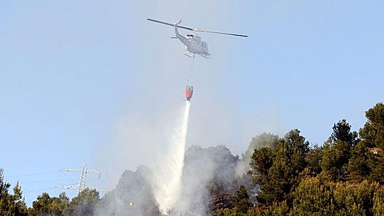 Un incendio forestal en Benicàssim afecta al parque natural del Desert de Les Palmes
