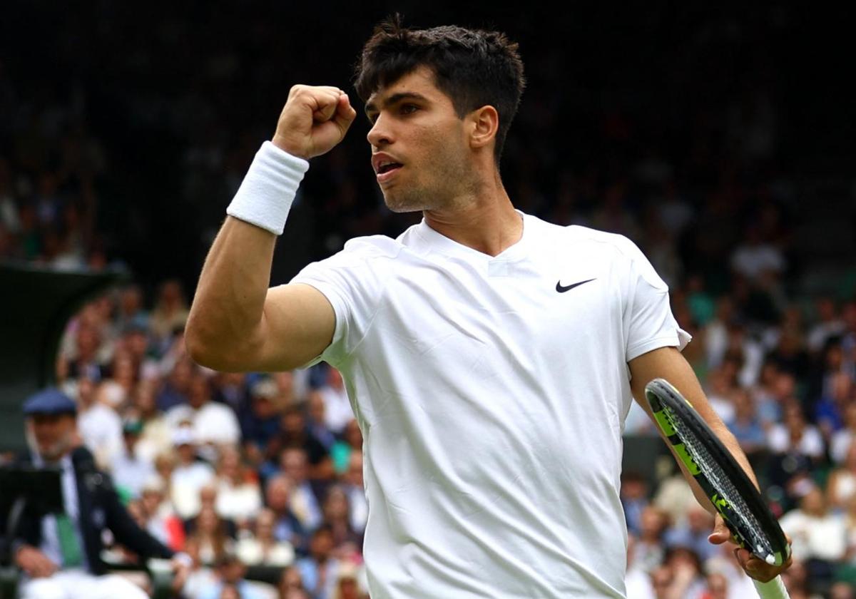 Carlos Alcaraz, en su primer partido en Wimbledon.