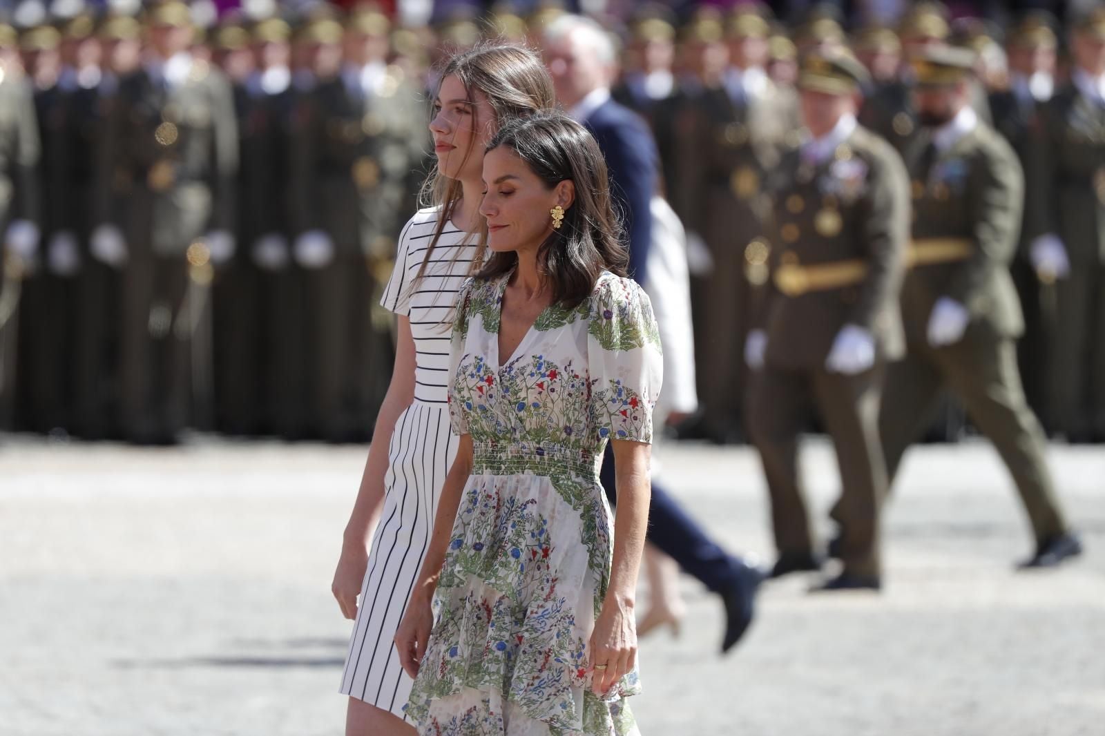 La reina Letizia estrena un vestido comprado en 2020