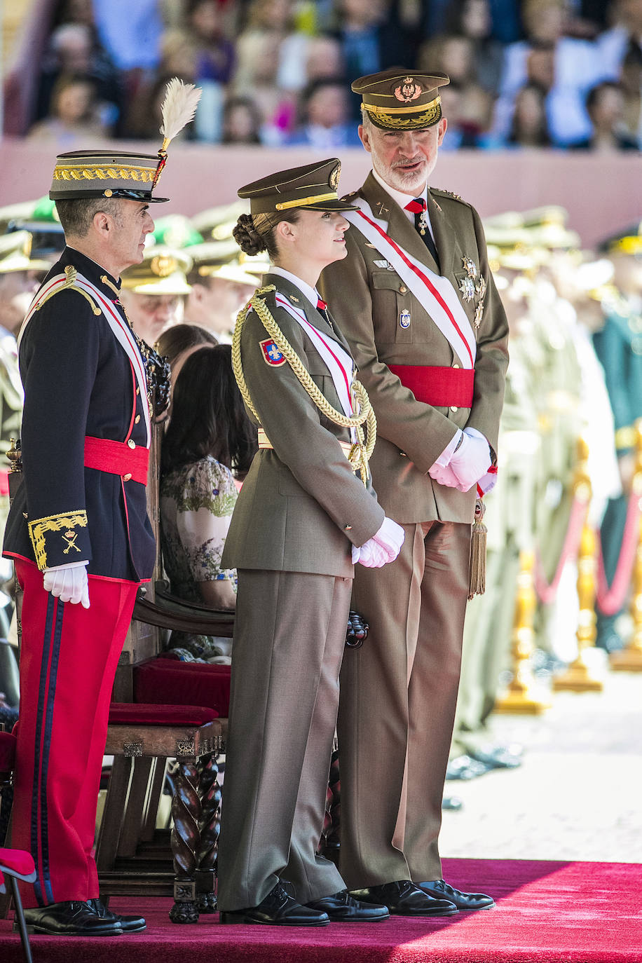 La princesa Leonor recibe la Gran Cruz del Mérito Militar