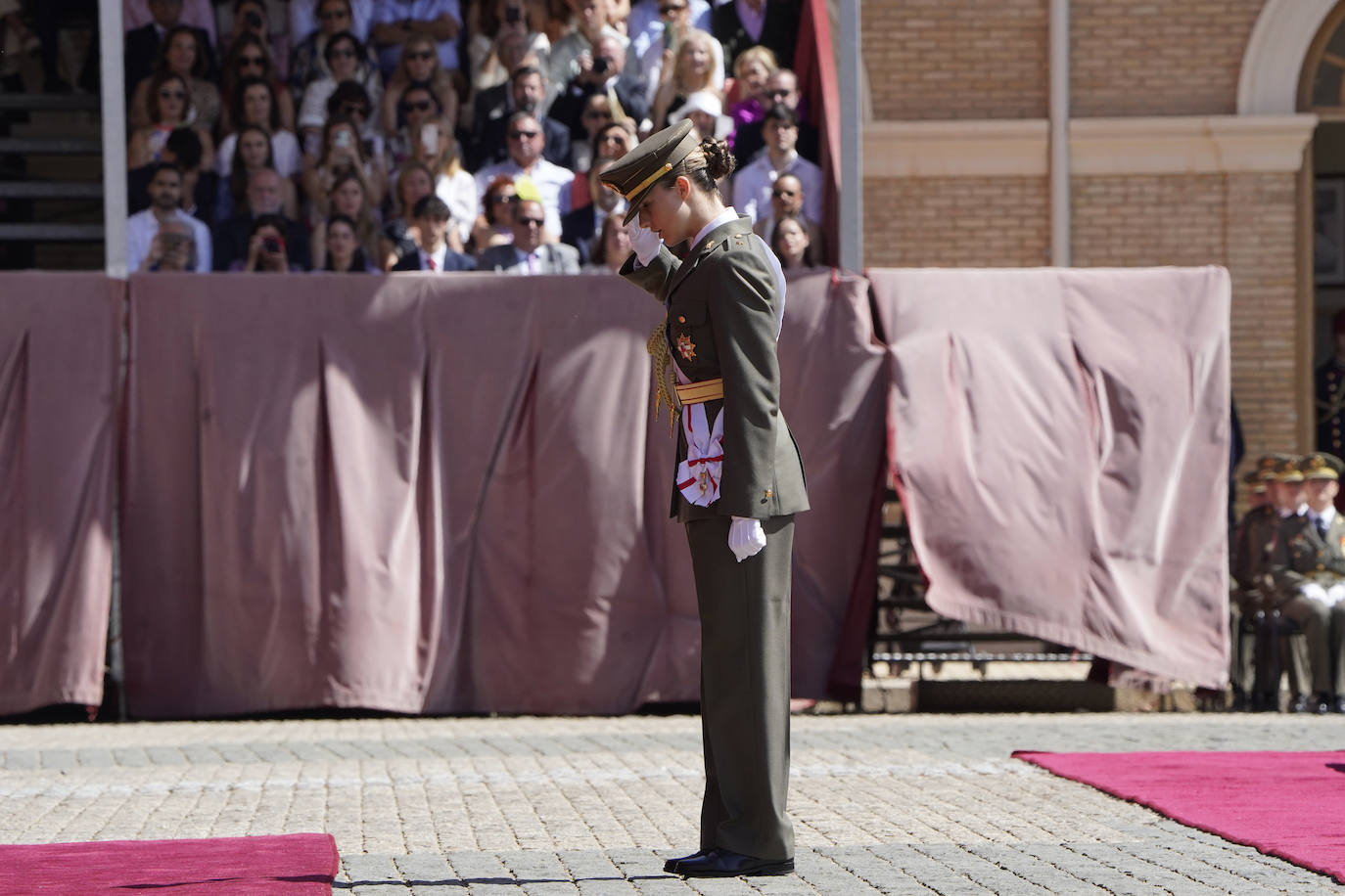 La princesa Leonor recibe la Gran Cruz del Mérito Militar