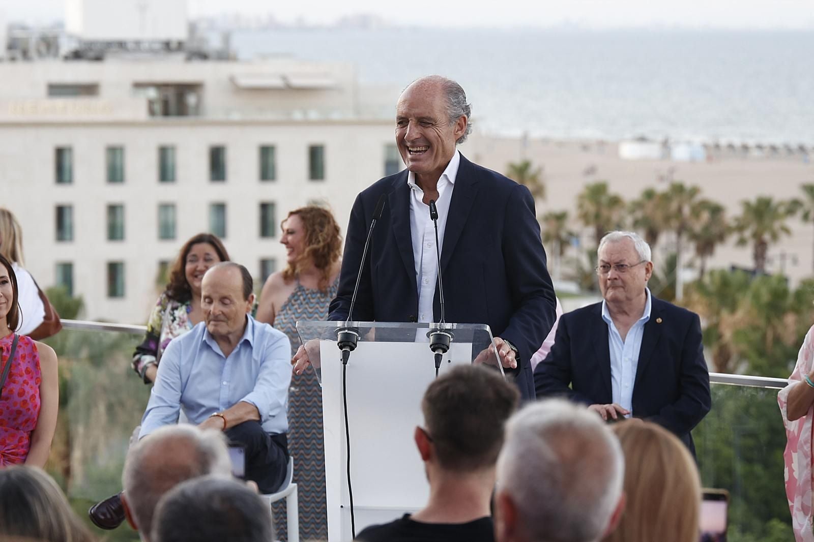 Francisco Camps reúne a sus fieles, amigos y simpatizantes en Valencia