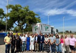 Representantes de l'Horta Nord junto al diputado Paco Comes.