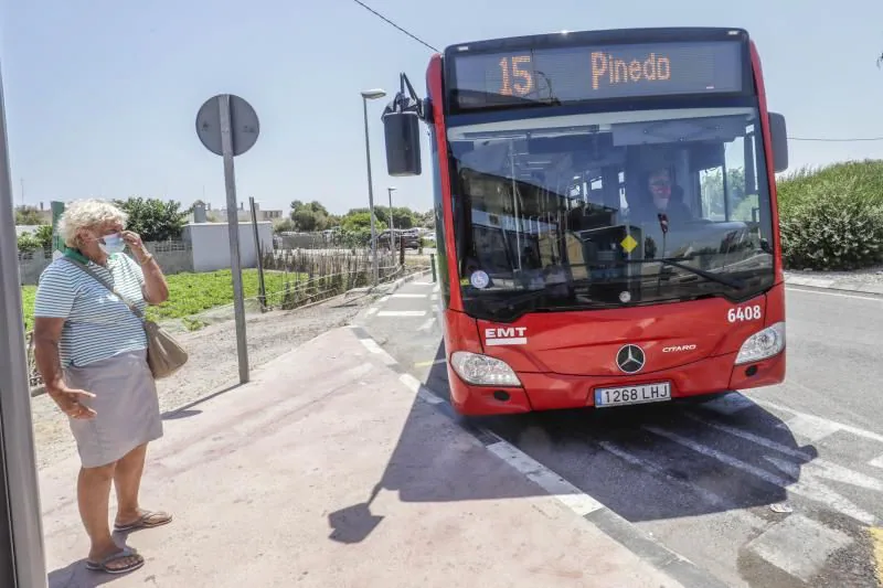 Cómo llegar a las playas de Valencia en 2024: todas las líneas de autobús y metro