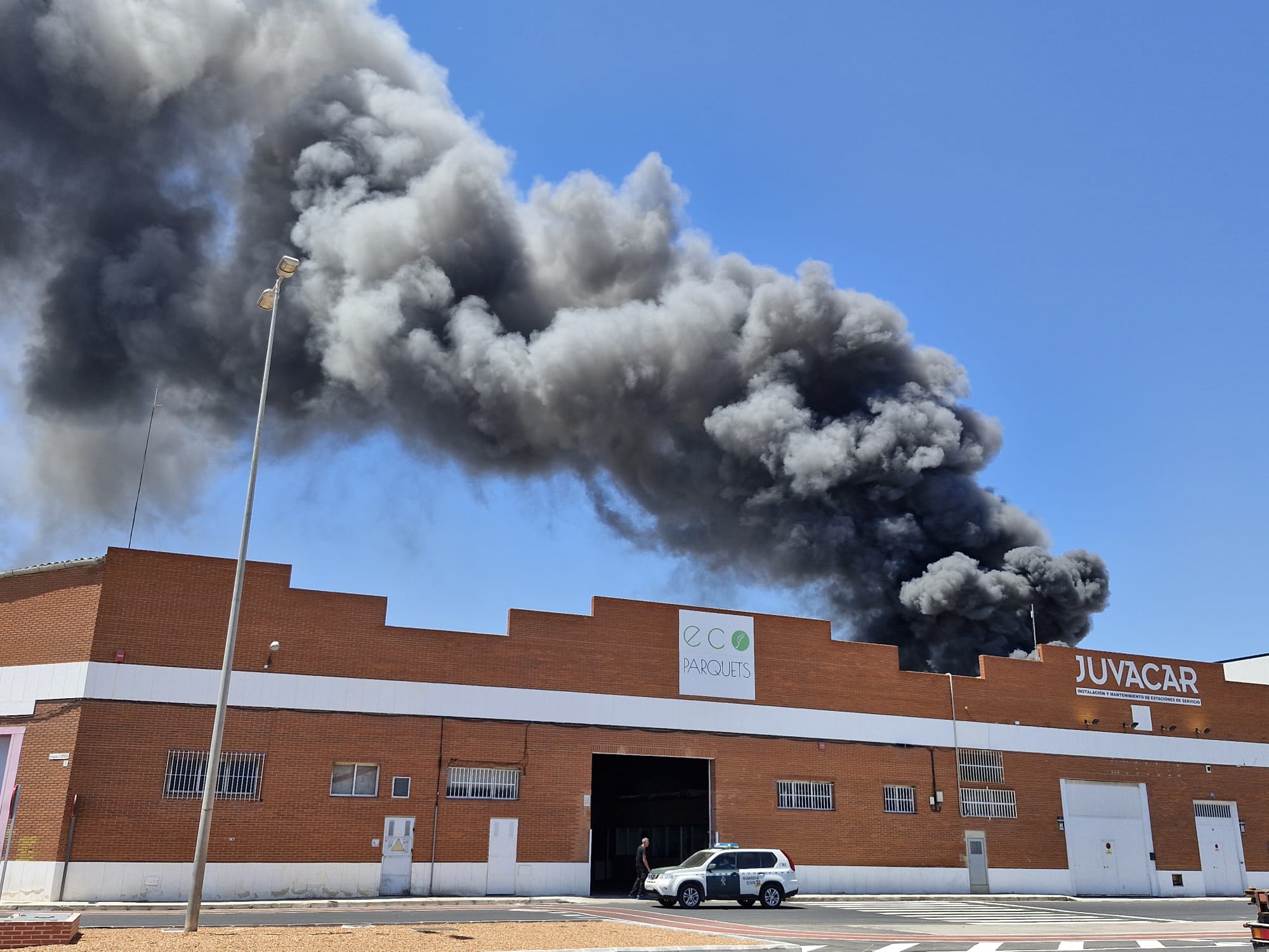 El incendio en una planta de basuras de Silla, en imágenes