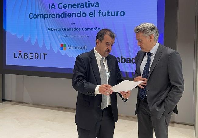 Alberto Granados, presidente de Microsoft, con el Vicepresidente de Lãberit, Fernando Marco