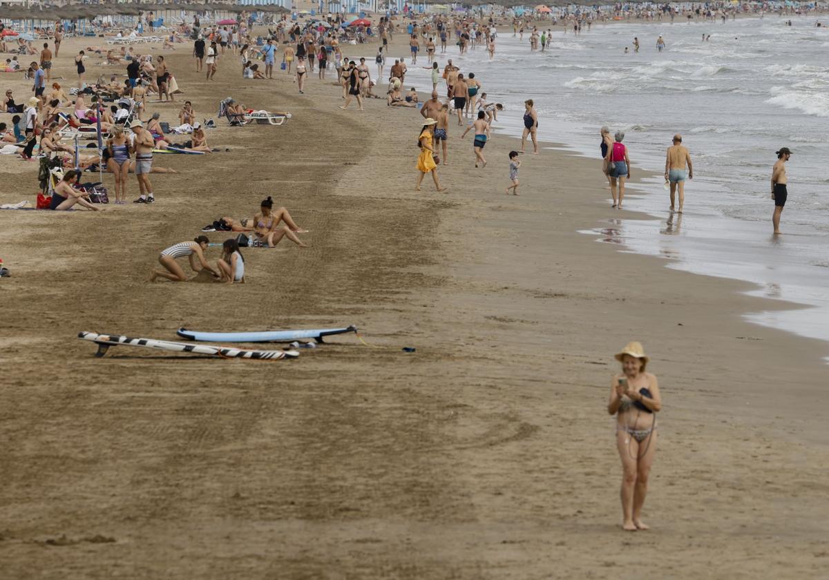 La playa de La Patacona en una imagen de archivo.