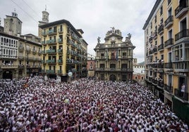 El Chupinazo da inicio a los Sanfermines.