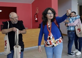 Oltra, en los pasillos del recinto de Valencia donde se reunió Iniciativa el pasado mes de mayo.