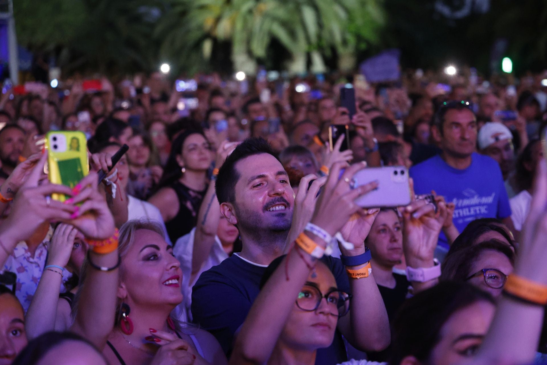 Camela revoluciona Valencia desde Viveros