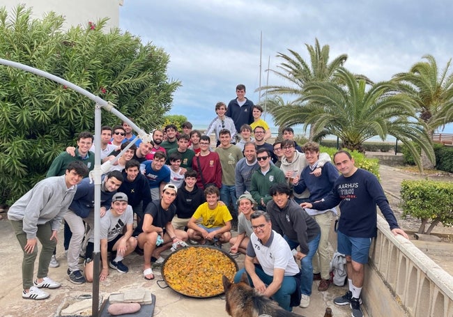 Paella de residentes en el Colegio Mayor Albalat.