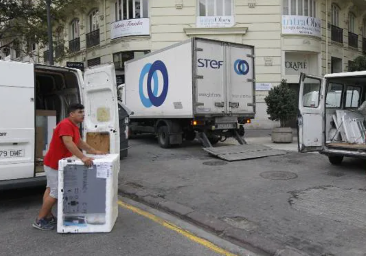 ¿Tengo que reservar sitio en la calle para hacer una mudanza?