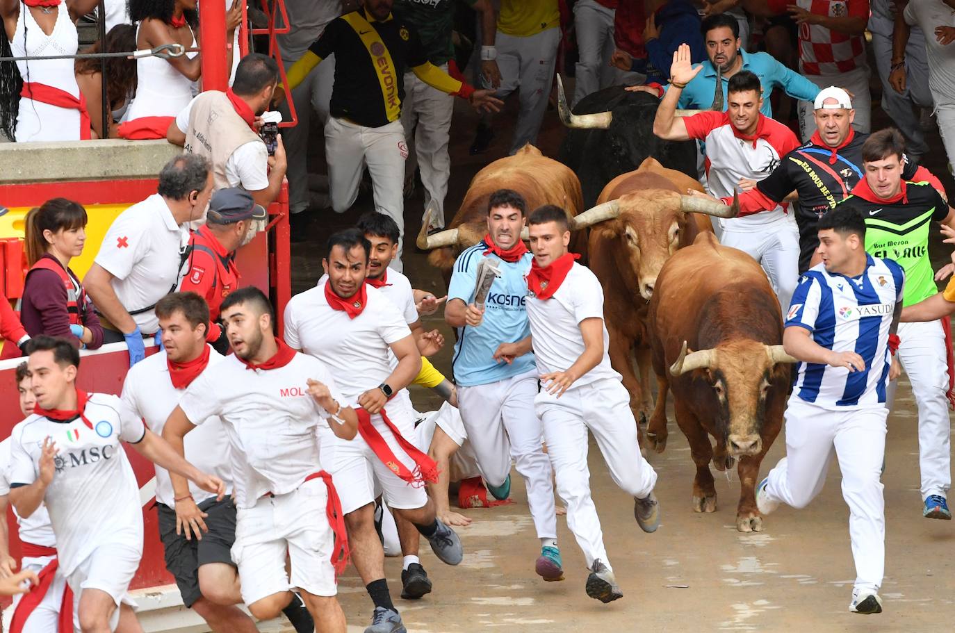 Las mejores imágenes del quinto encierro de San Fermín