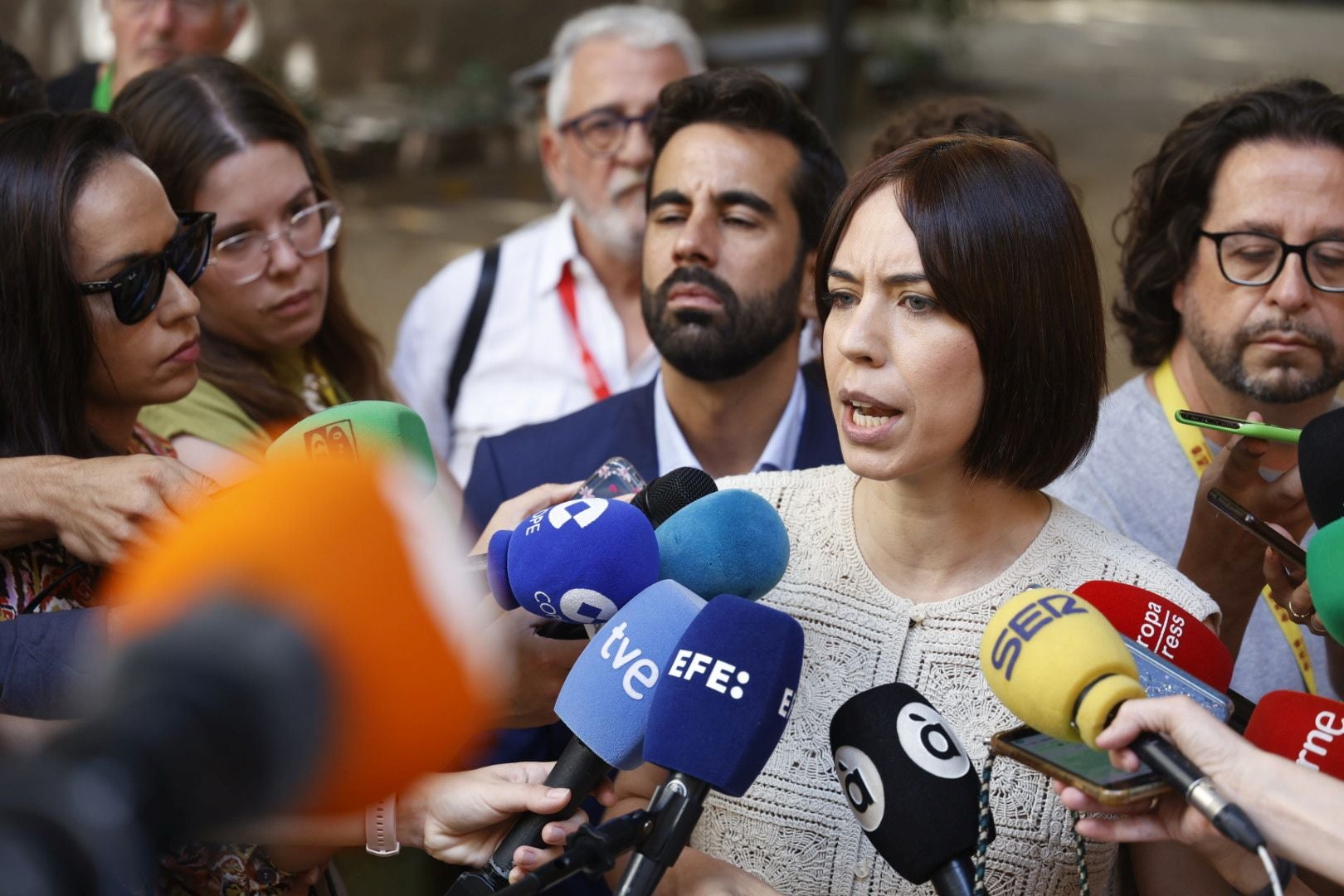 La sesión de control a Mazón de este jueves en Les Corts, en imágenes