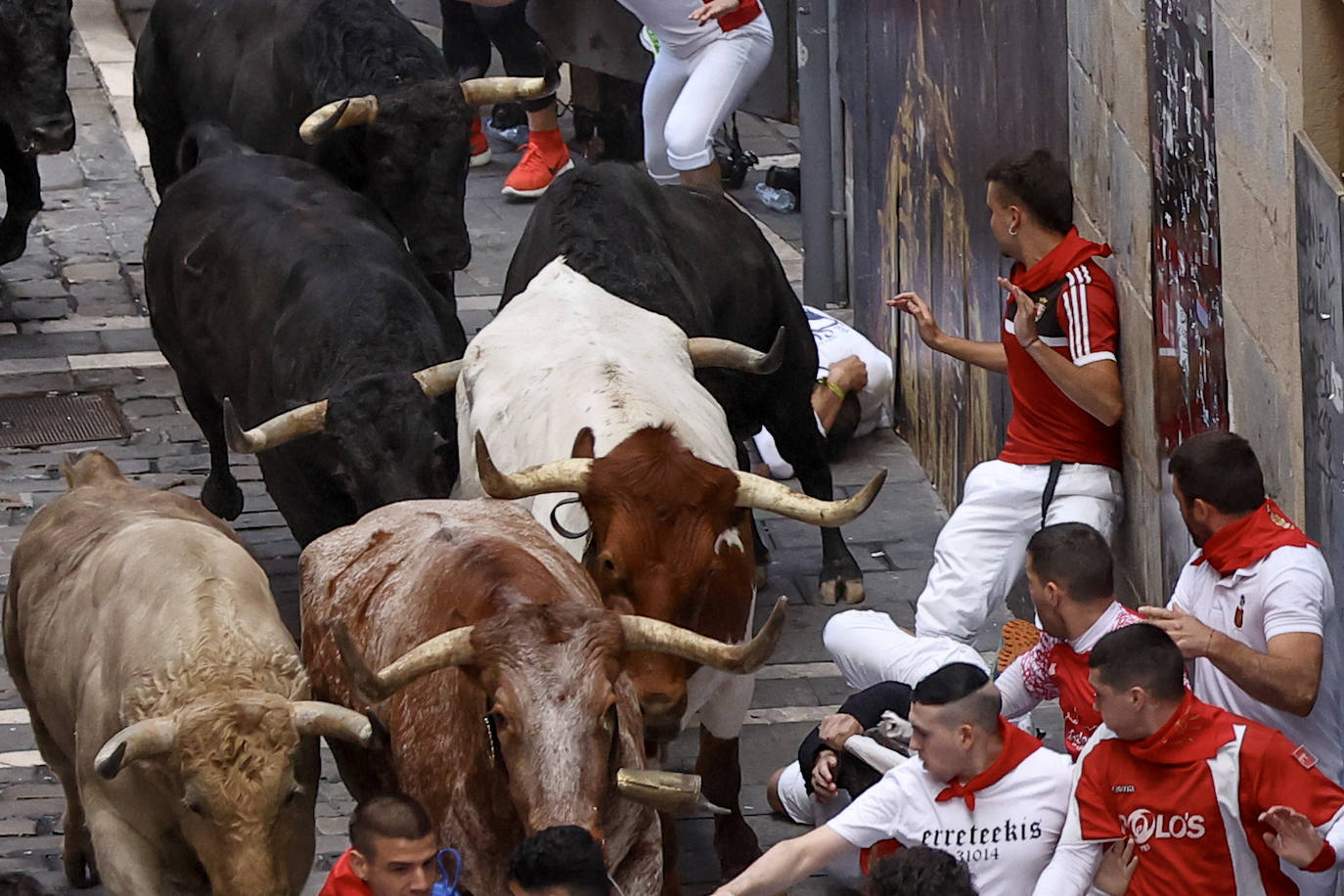 Las mejores imágenes del sexto encierro de San Fermín 2024