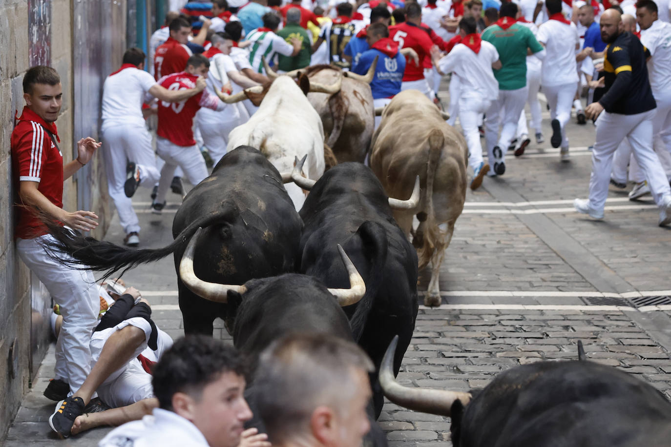 Las mejores imágenes del sexto encierro de San Fermín 2024