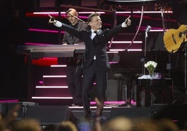 Luis Miguel durante una de sus actuaciones este mes en nuestro país.