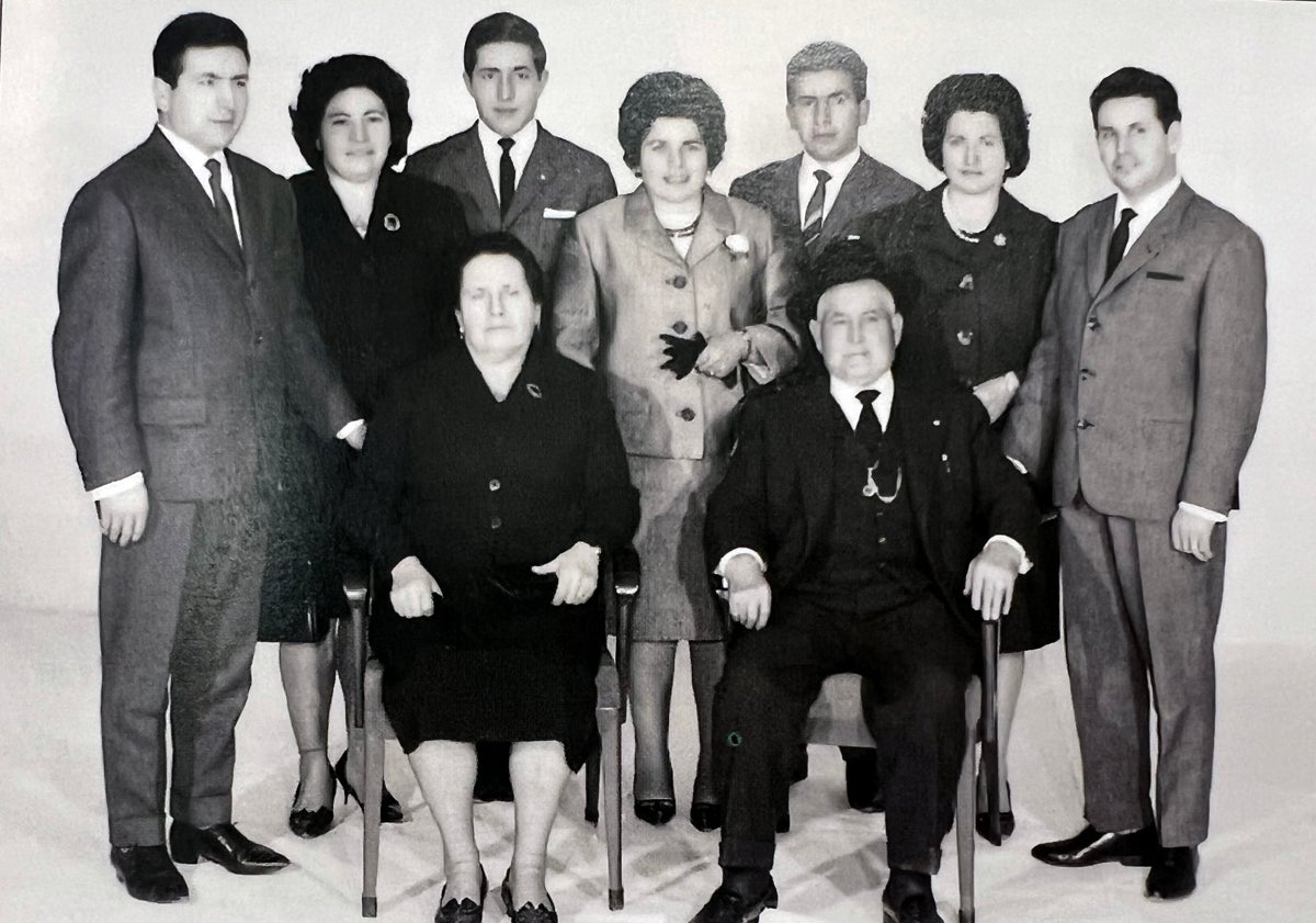 Imagen principal - La marca valenciana que abrigó a media España cumple 75 años