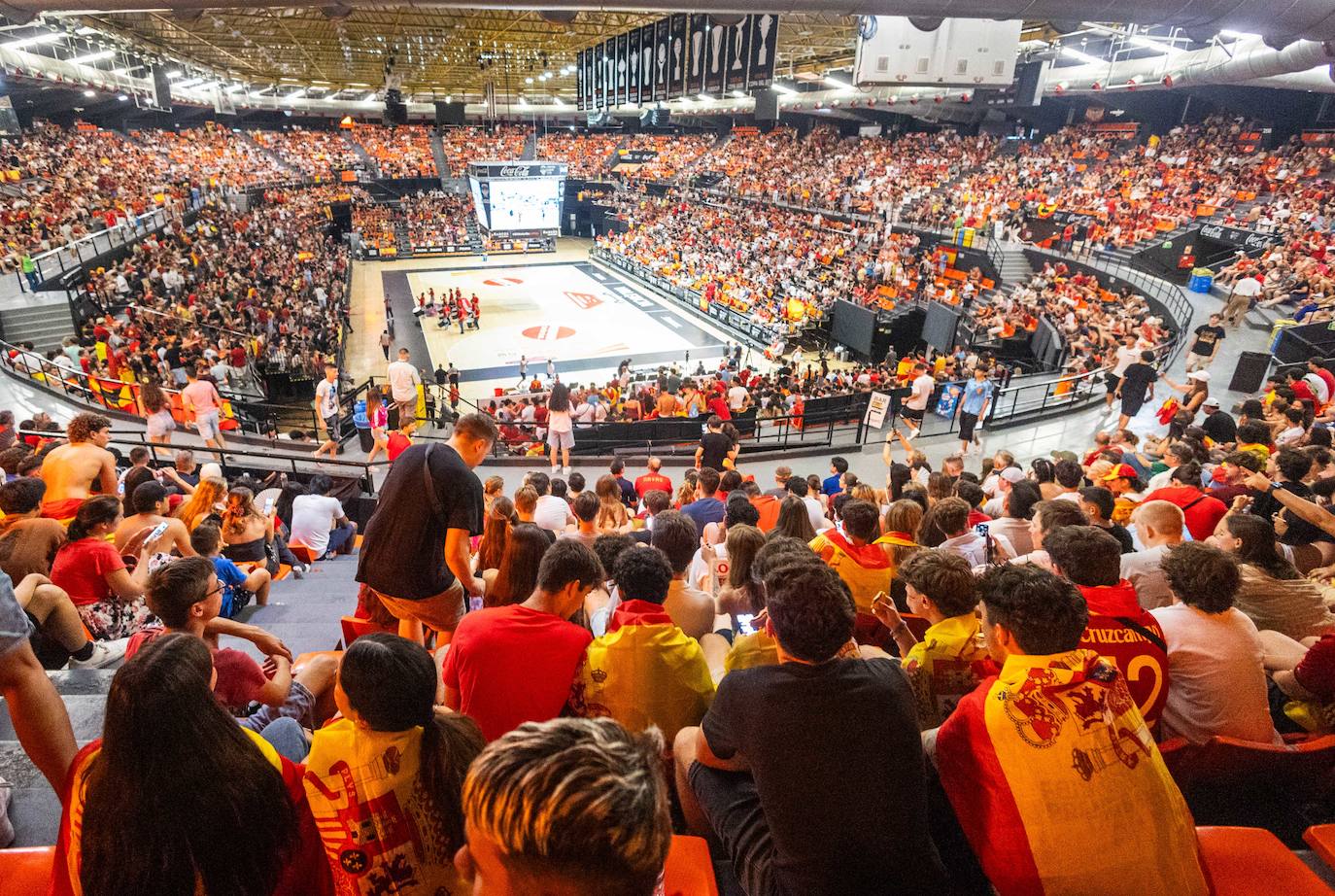 La Fonteta vibra con la final de España en la Eurocopa