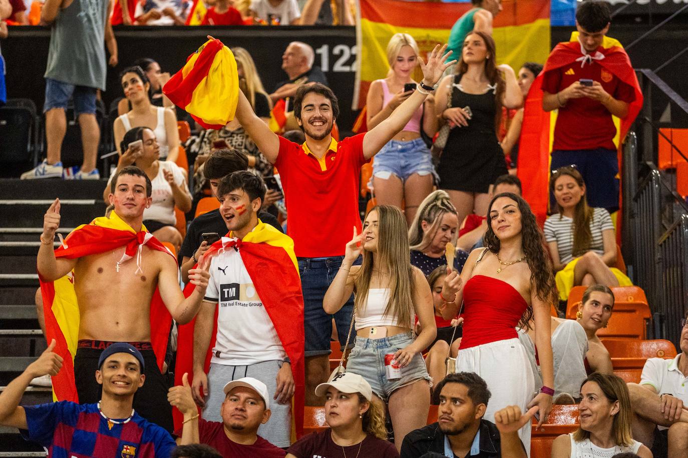 La Fonteta vibra con la final de España en la Eurocopa