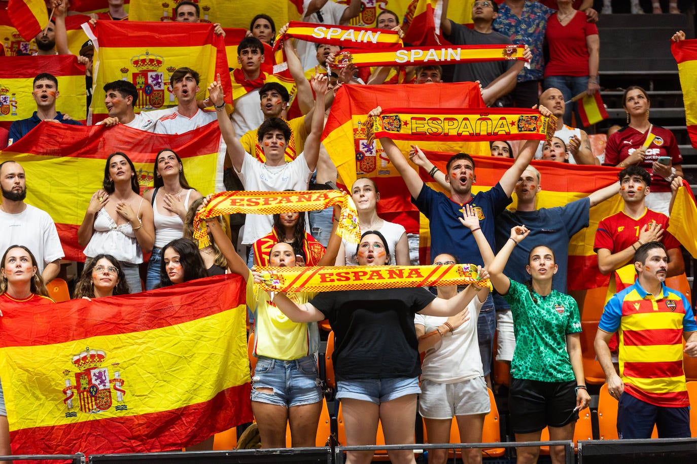 La Fonteta vibra con la final de España en la Eurocopa