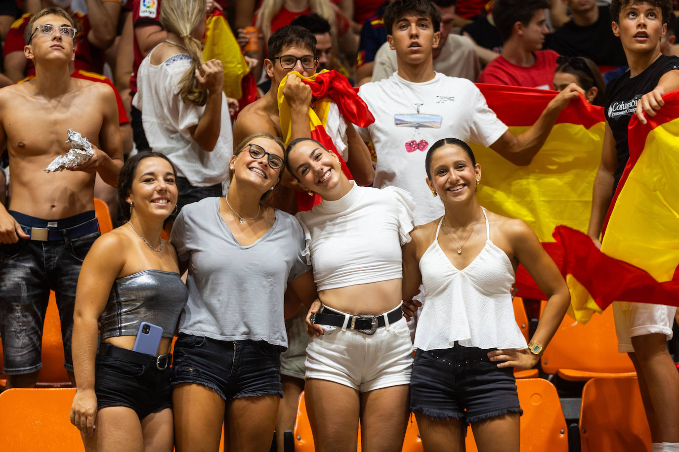 La Fonteta vibra con la final de España en la Eurocopa