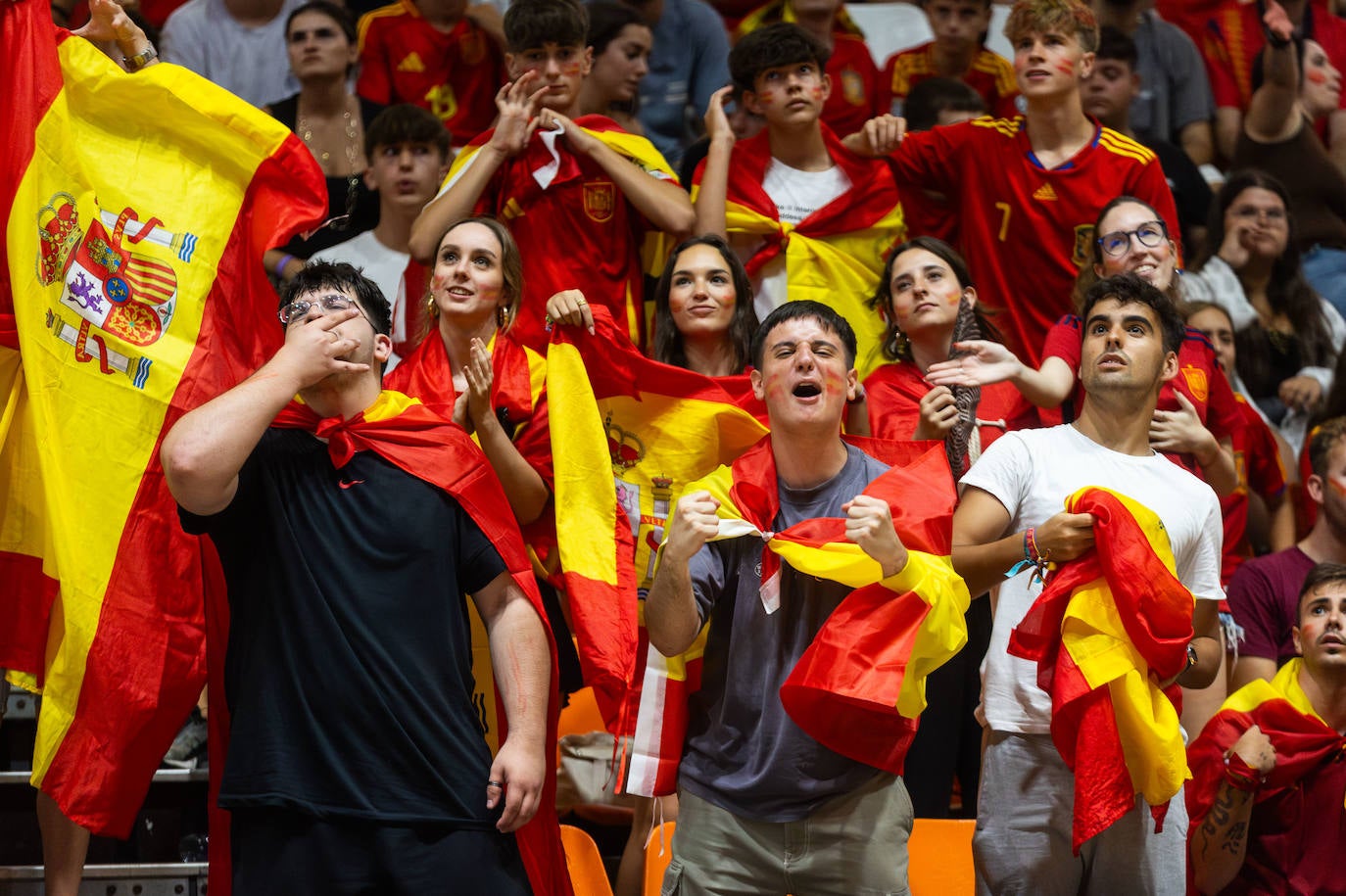 La Fonteta vibra con la final de España en la Eurocopa