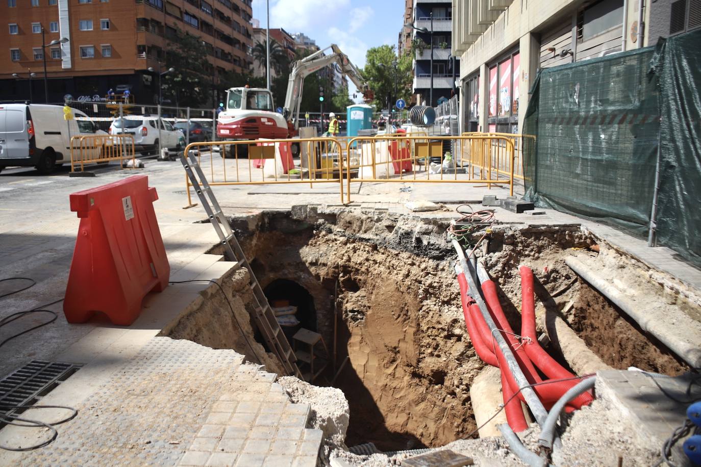 Obras en la avenida Cardenal Benlloch de Valencia