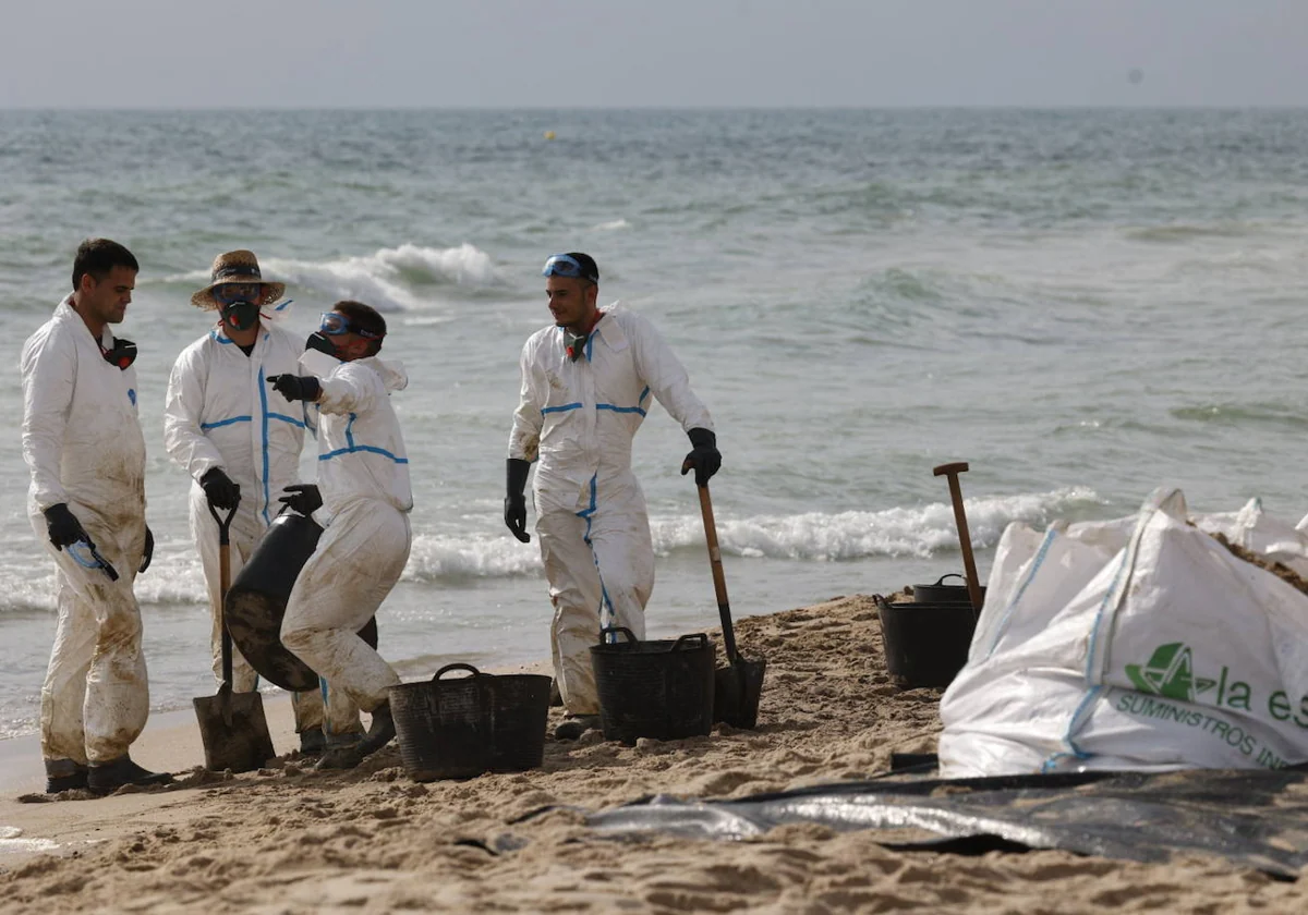 Capitanía Marítima examina los barcos que navegaron en las playas del sur de Valencia 