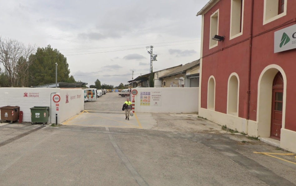 Almacén junto a la estación de tren de Ontinyent.