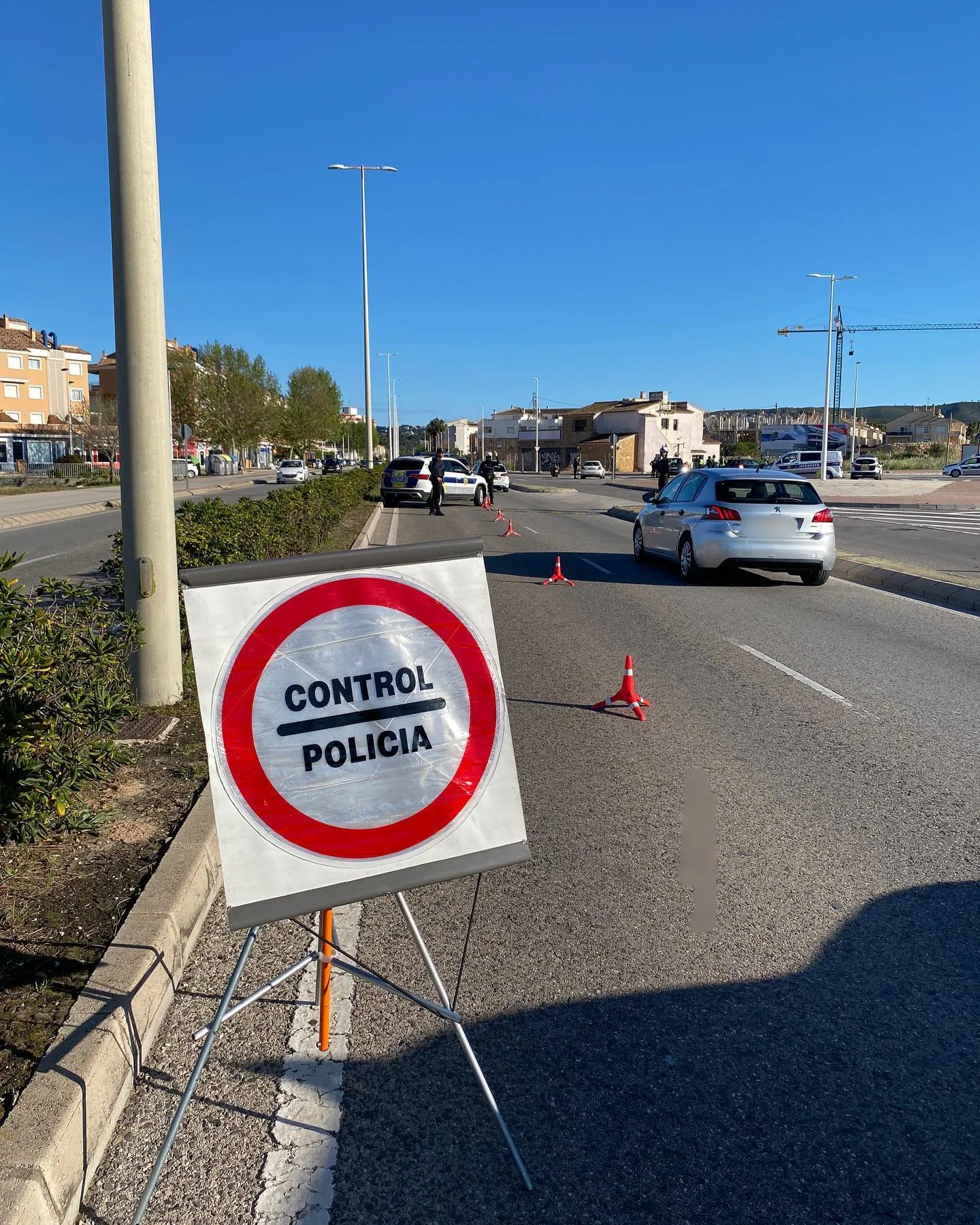 La Policía Local de Xàbia precinta cuatro turismos por ejercer de «taxi pirata» en la primera quincena de julio 