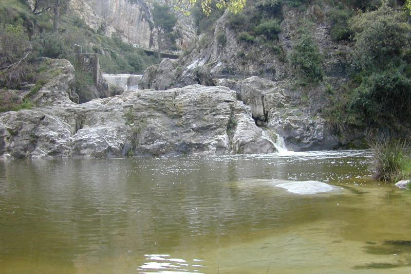 Entrada sin reserva al Pou Clar y gratis a la piscina de Ontinyent para hacer frente a la ola de calor