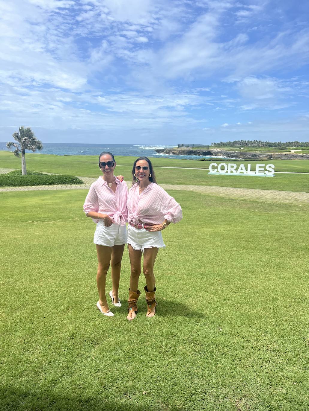 Mónica Duart y Andrea Villafañe en Punta Cana. 