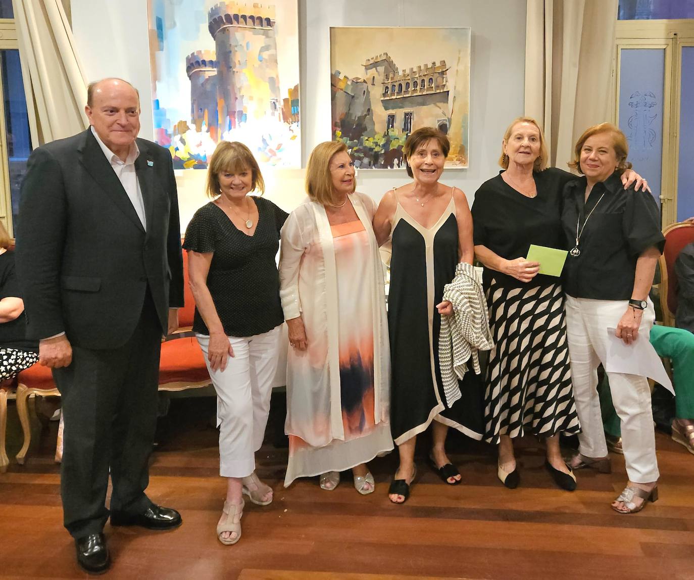 Julio Aguado, Joanne McCabe, Fina Ferrer, Carmina Botella, Gloria Sopena y Mayte Pardo.