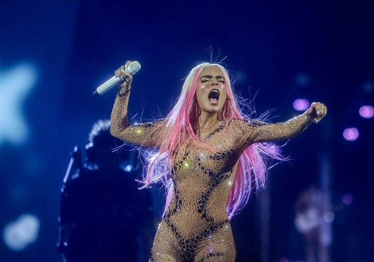 Karol G, durante uno de sus conciertos en el Bernabéu.