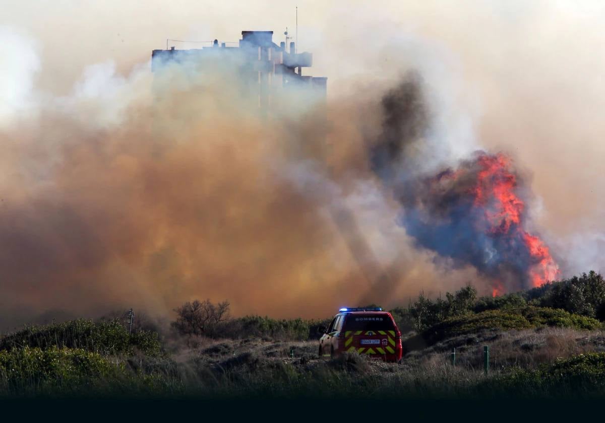 Imagen de uno de los incendios del Saler.