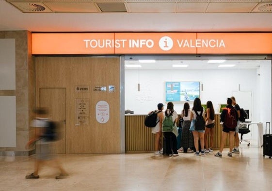 La nueva oficina de turismo en el aeropuerto.