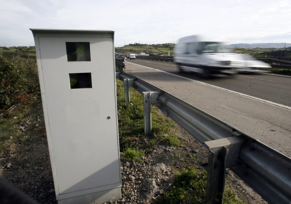 Un radar como el que se ha instalado a la entrada a Valencia.