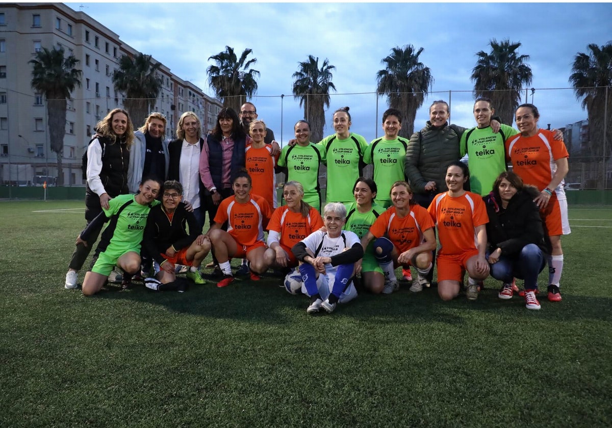 Jugadoras en el partido de Leyendas.