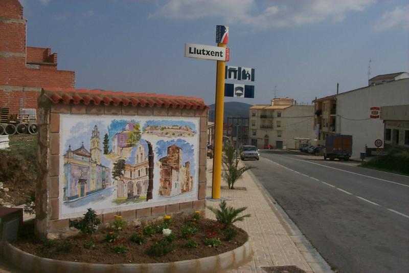 Entrada al municipio de Llutxent.