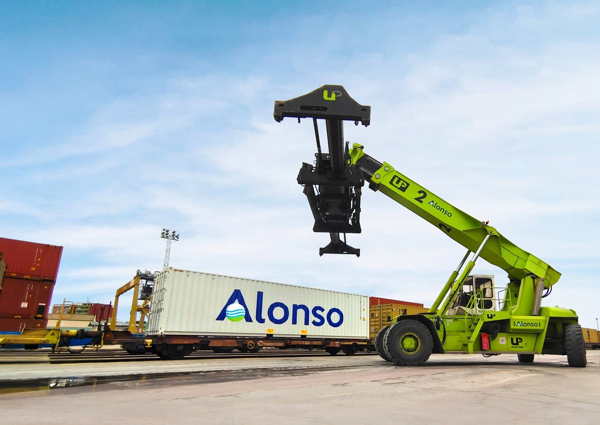 Imagen secundaria 1 - Incorporación de Transportes Alonso al tráfico de contenedores en el puerto de Valencia. Operativa ferroviaria en las instalaciones del grupo. Francisco Alonso, fundador.