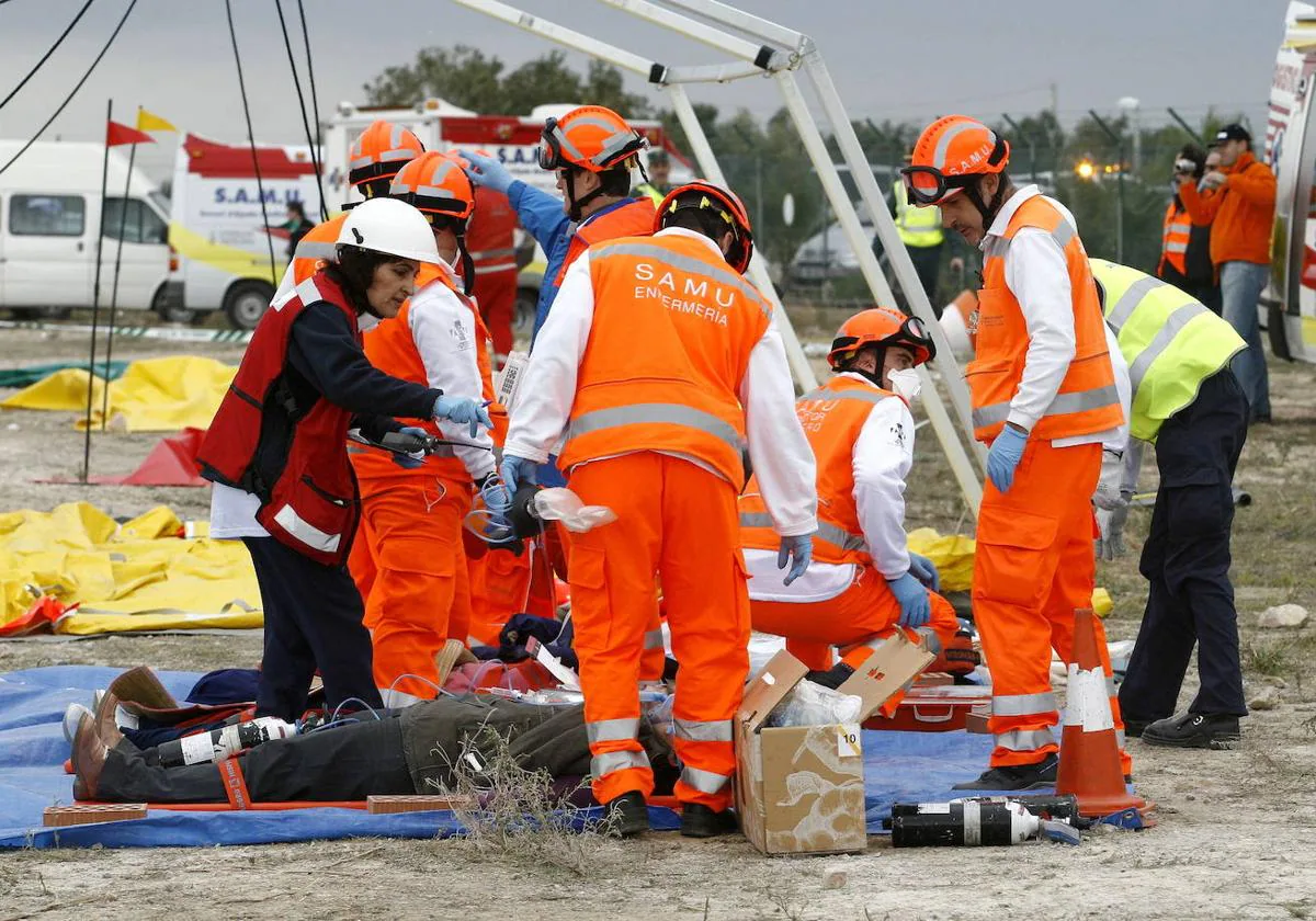 Herido un trabajador tras caer de un tercer piso por el derrumbe de un forjado 