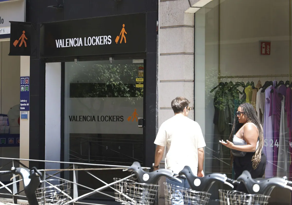 Las ‘guarderías’ de maletas proliferan en Valencia 