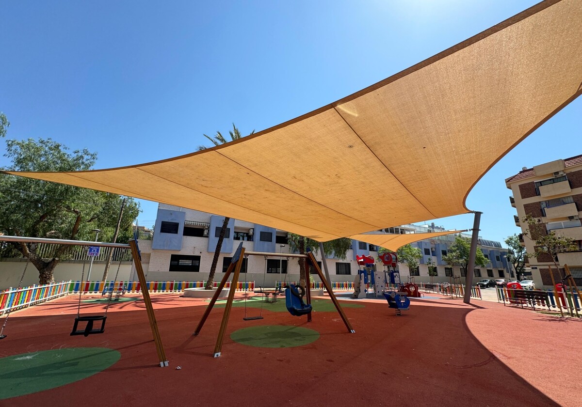 Paterna mejora con sombras sus parques 